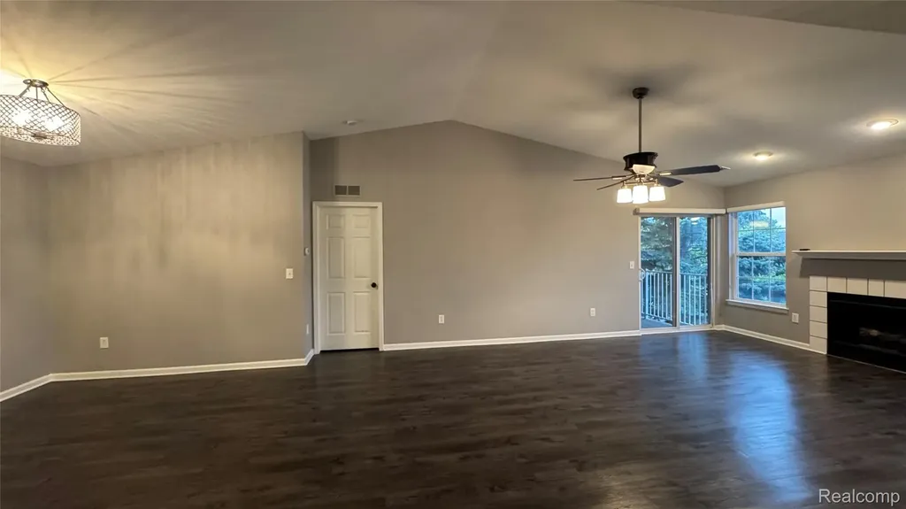 15228 Yale Drive Clinton Charter Township MI 48038