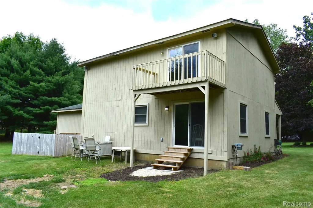 2580 Harvest Hill Drive Brighton Township MI 48114