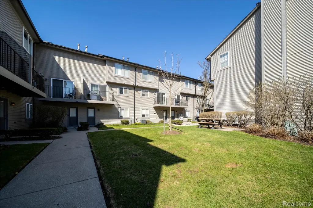 224 Willis Avenue Royal Oak City MI 48067