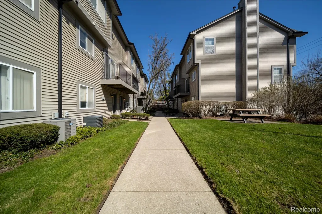 224 Willis Avenue Royal Oak City MI 48067