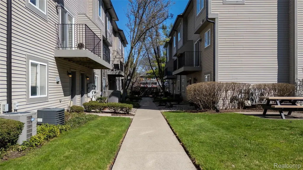 224 Willis Avenue Royal Oak City MI 48067