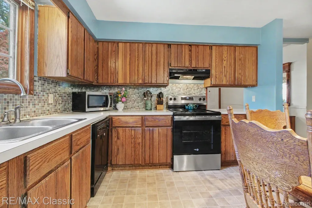 350 Burroughs Street Plymouth City MI 48170