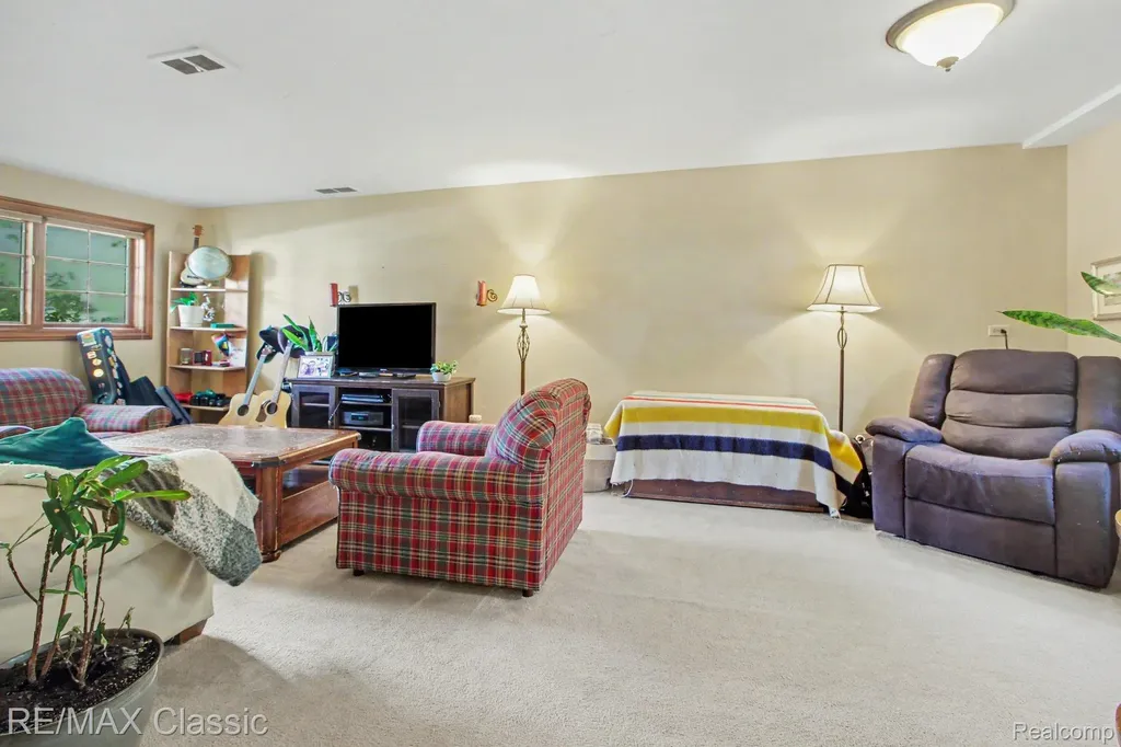 350 Burroughs Street Plymouth City MI 48170