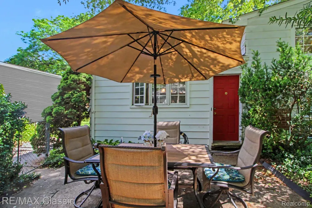 350 Burroughs Street Plymouth City MI 48170
