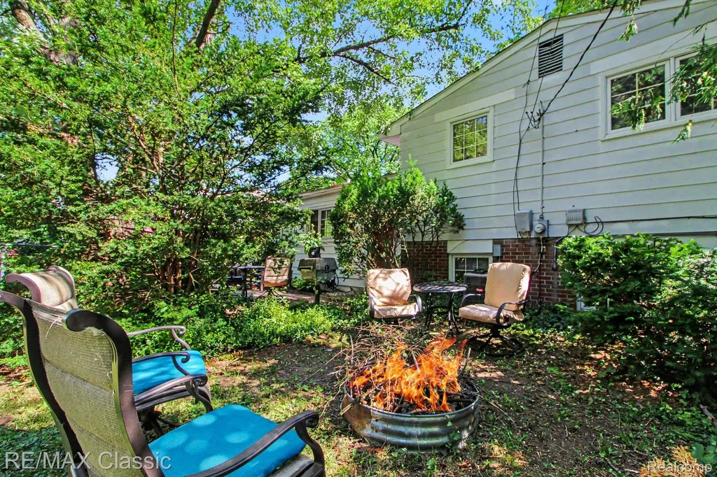 350 Burroughs Street Plymouth City MI 48170