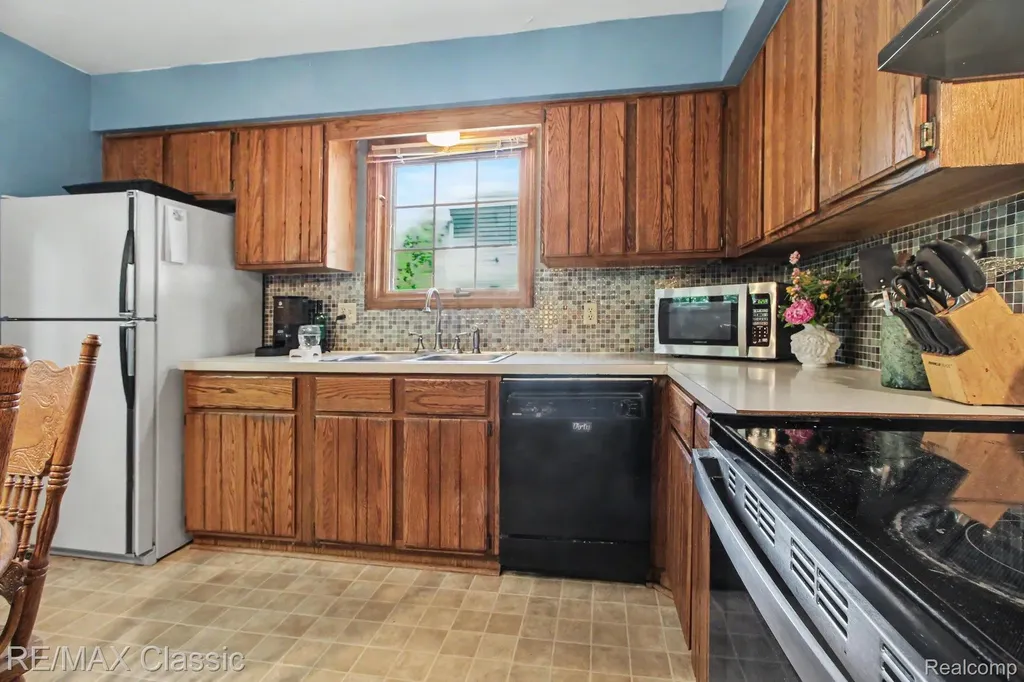350 Burroughs Street Plymouth City MI 48170