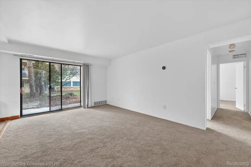 3815 Lone Pine Road West Bloomfield Charter Township MI 48323