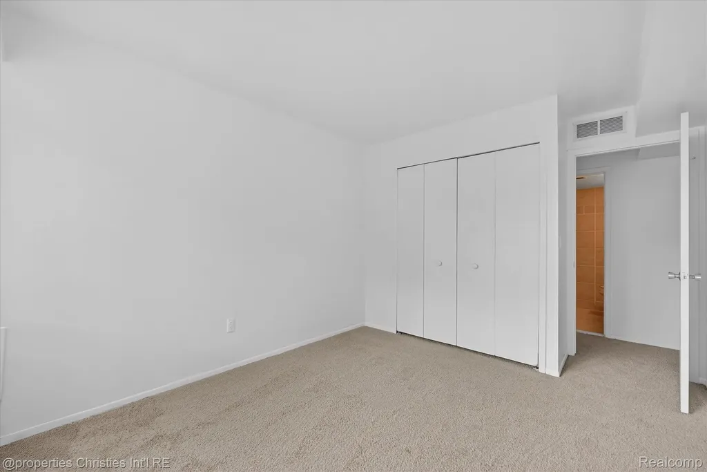 3815 Lone Pine Road West Bloomfield Charter Township MI 48323