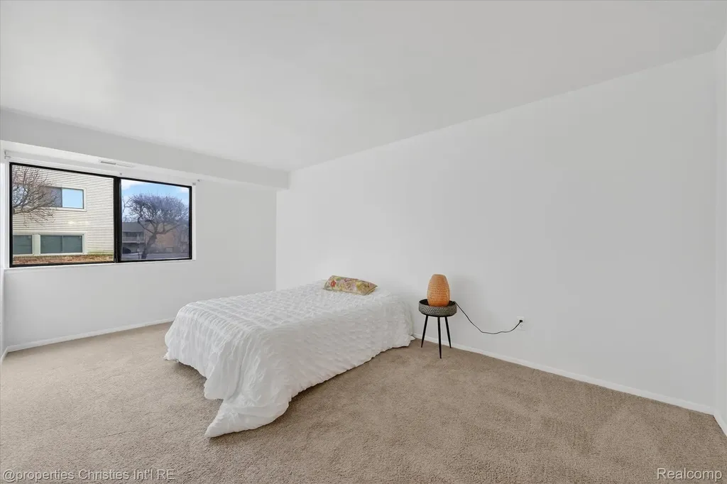 3815 Lone Pine Road West Bloomfield Charter Township MI 48323