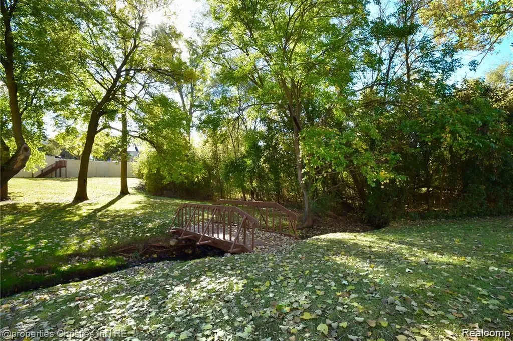 3815 Lone Pine Road West Bloomfield Charter Township MI 48323