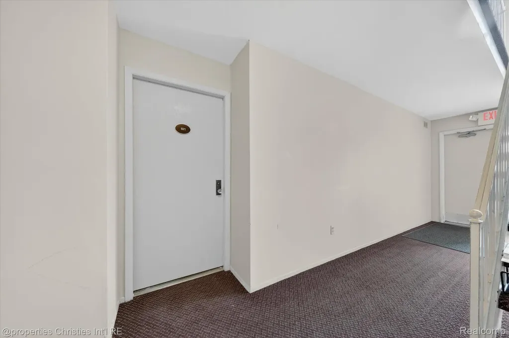 3815 Lone Pine Road West Bloomfield Charter Township MI 48323