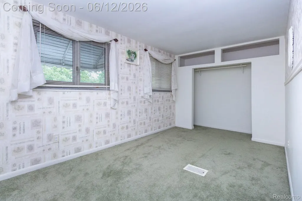 15087 Thomas Avenue Allen Park City MI 48101