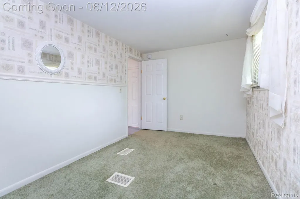 15087 Thomas Avenue Allen Park City MI 48101