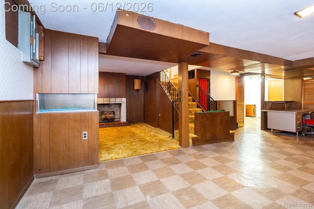 15087 Thomas Avenue Allen Park City MI 48101