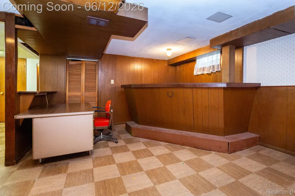 15087 Thomas Avenue Allen Park City MI 48101