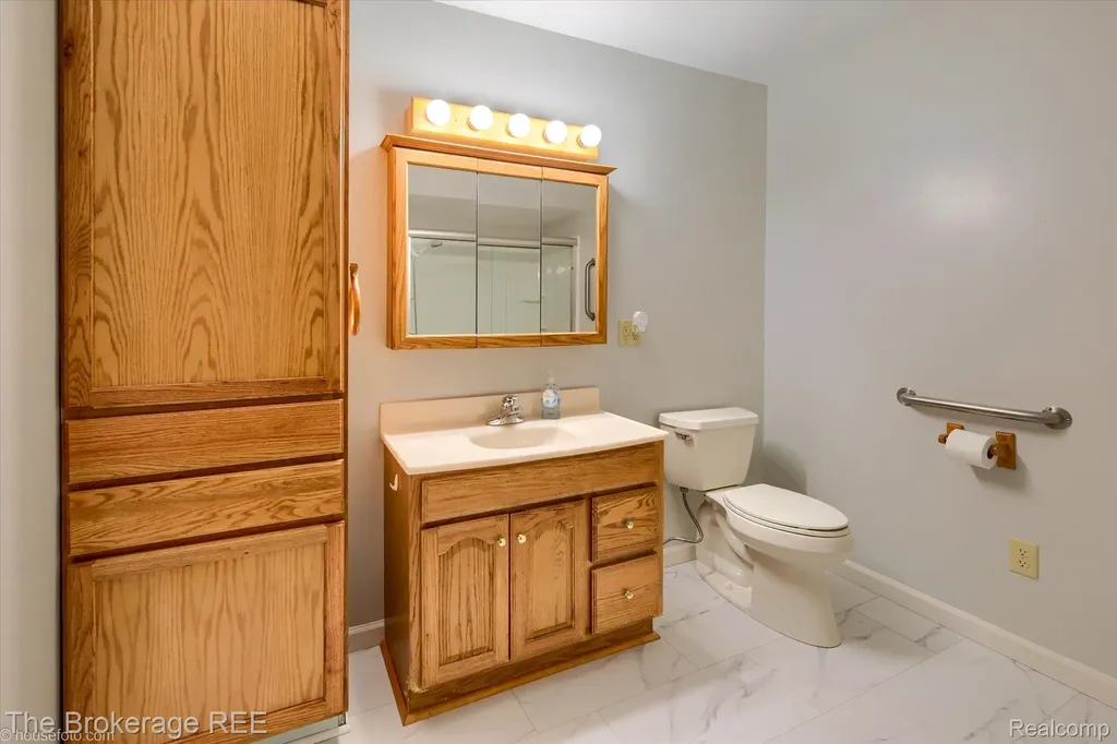 1314 Carman Street Burton City MI 48529