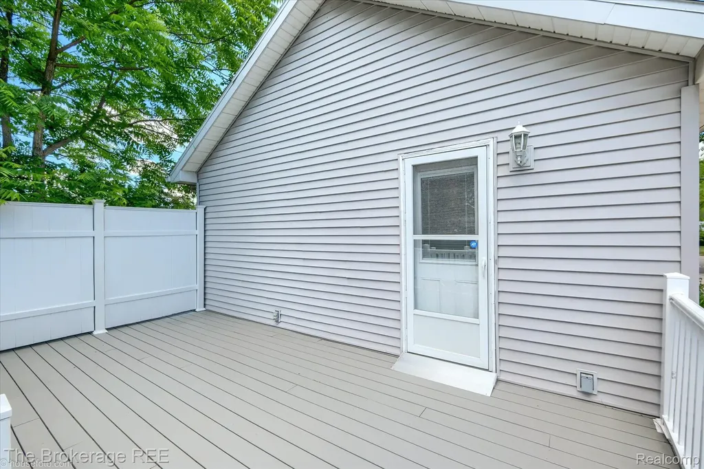 1314 Carman Street Burton City MI 48529
