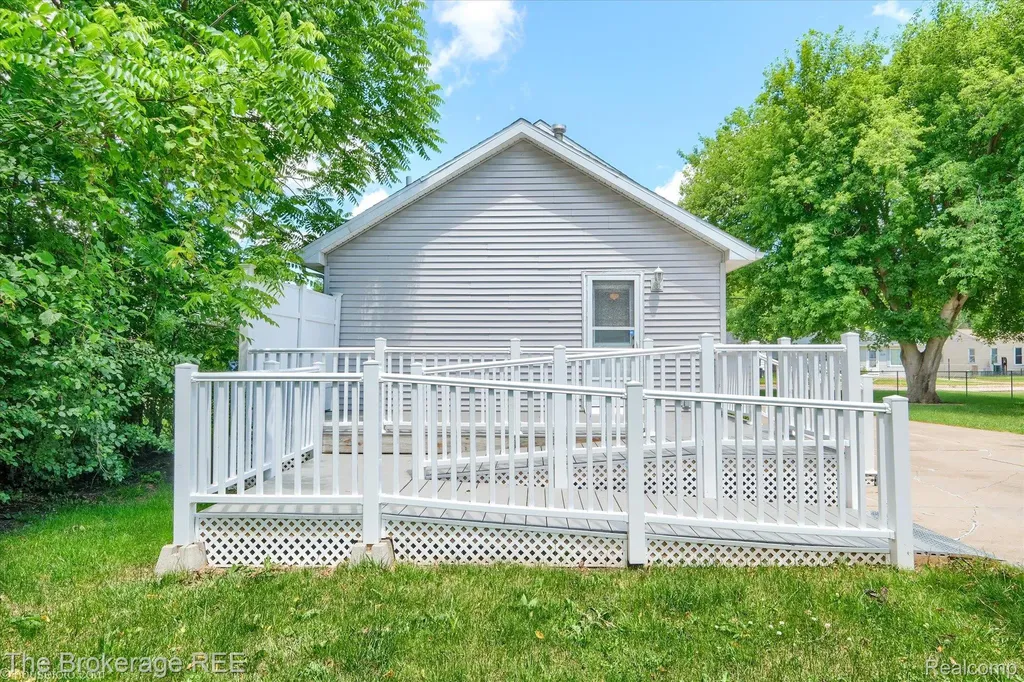 1314 Carman Street Burton City MI 48529