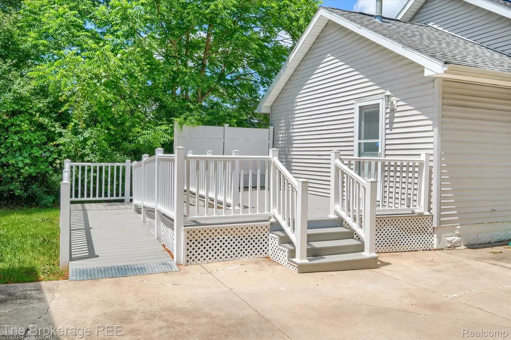1314 Carman Street Burton City MI 48529