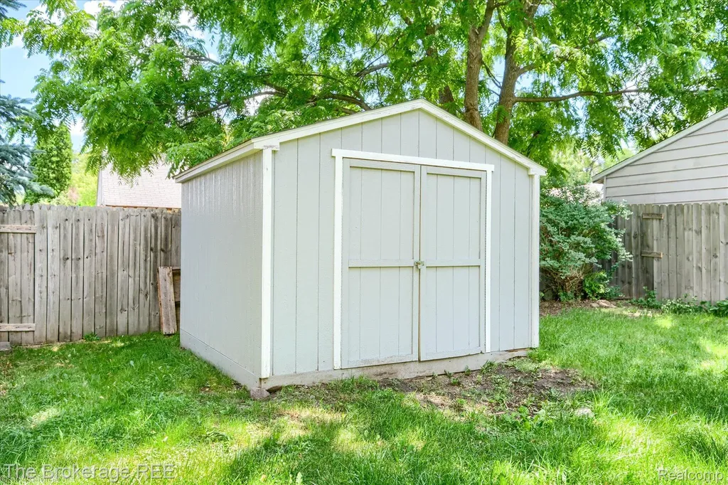 1314 Carman Street Burton City MI 48529