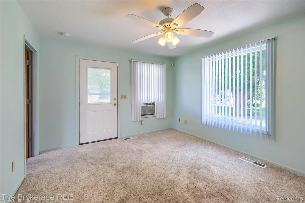 1314 Carman Street Burton City MI 48529