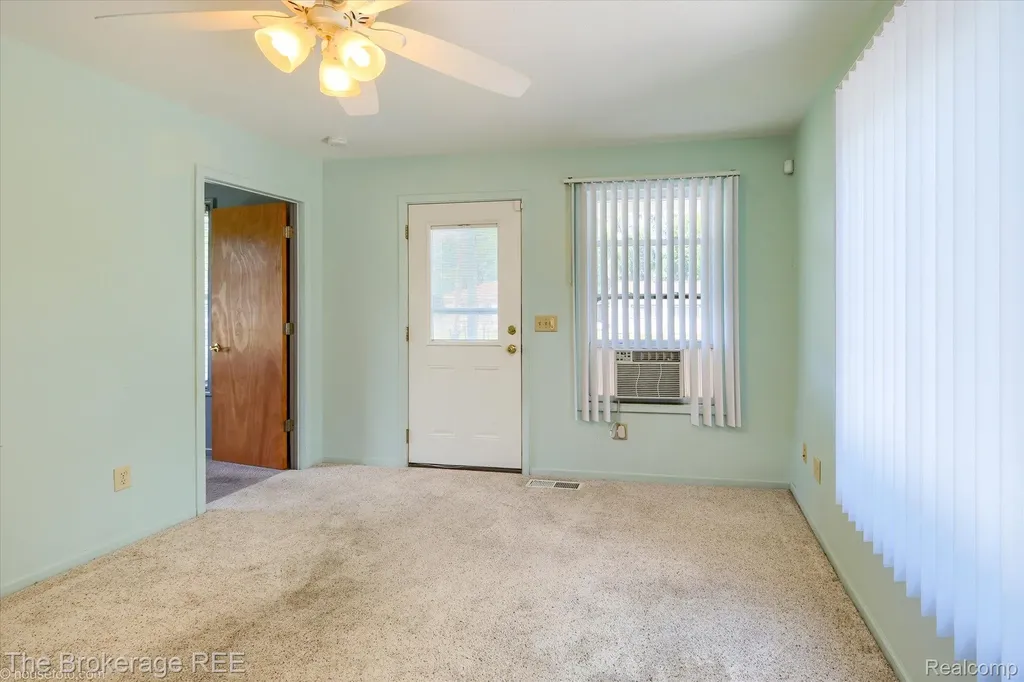 1314 Carman Street Burton City MI 48529