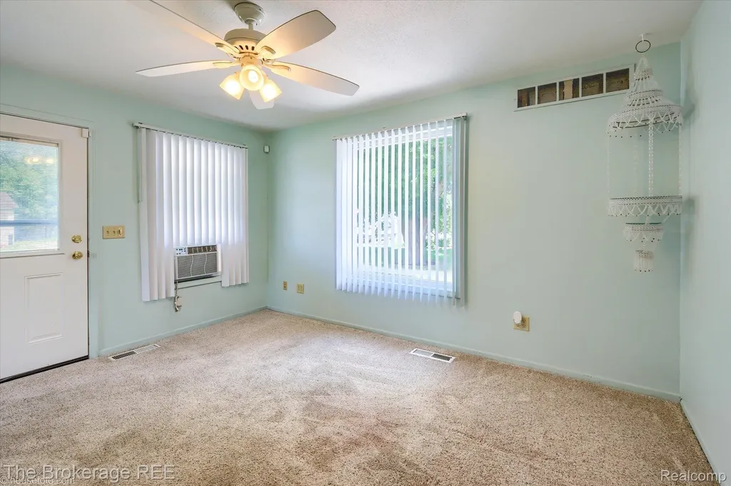 1314 Carman Street Burton City MI 48529