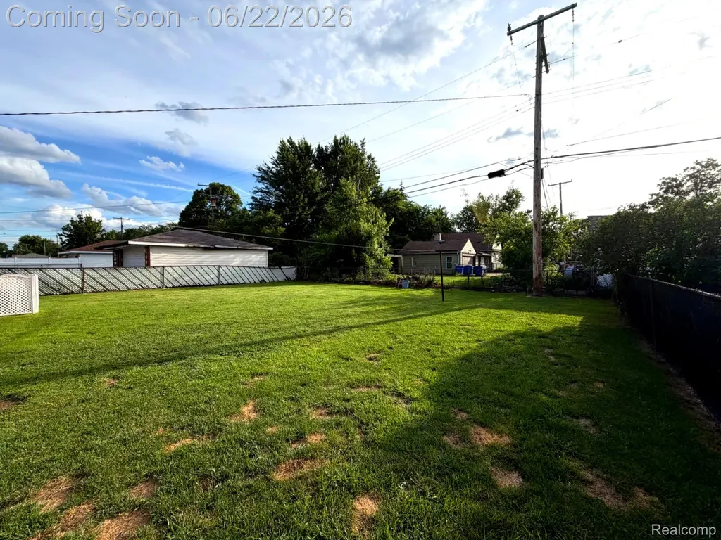 24939 Audrey Avenue Warren City MI 48091