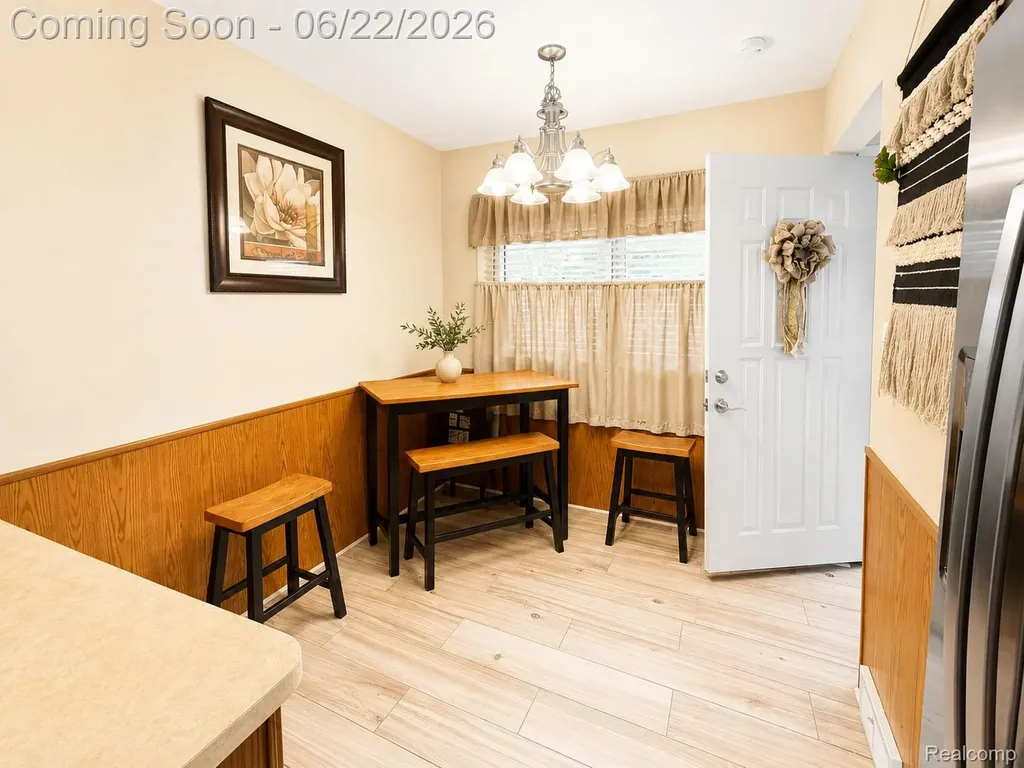 24939 Audrey Avenue Warren City MI 48091