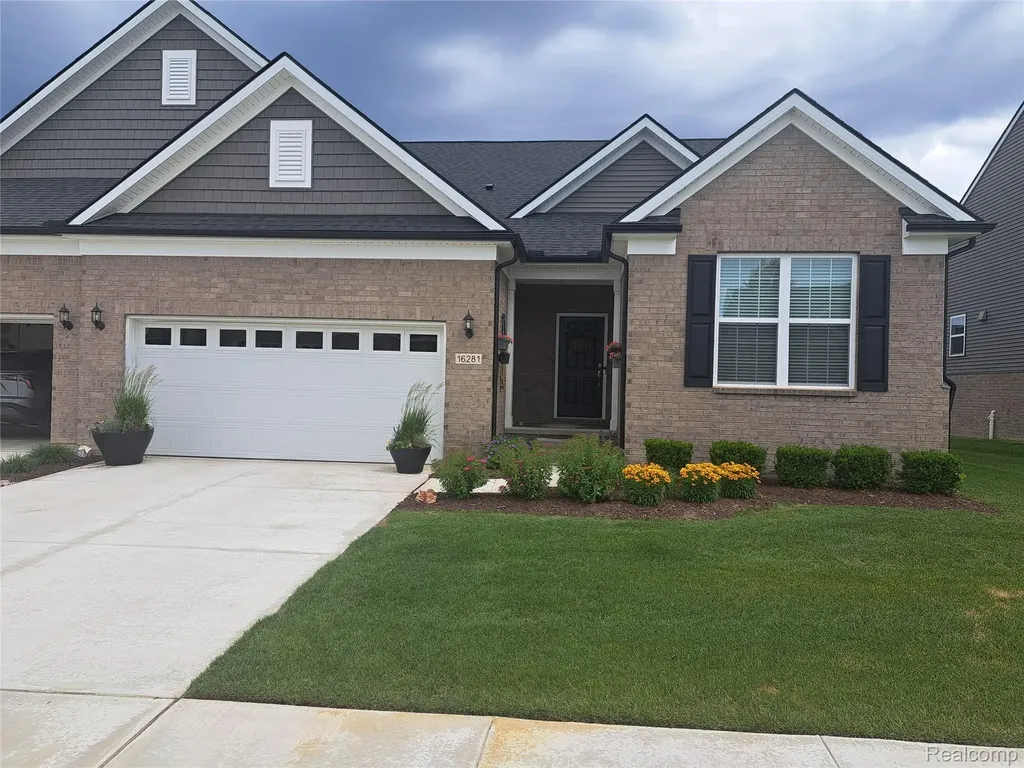 16281 Conifer Lane Clinton Charter Township MI 48038