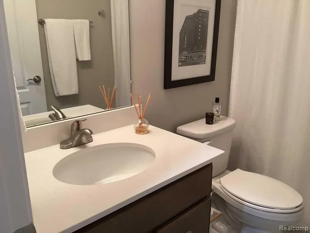 16281 Conifer Lane Clinton Charter Township MI 48038