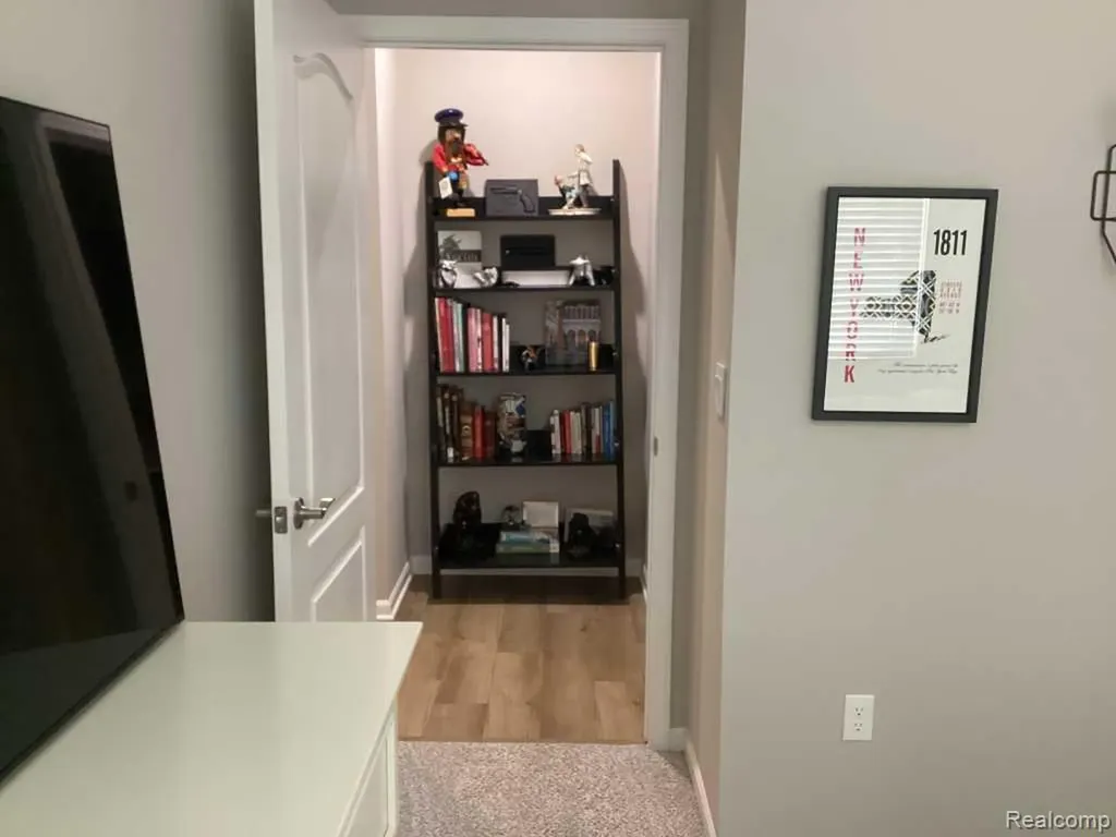16281 Conifer Lane Clinton Charter Township MI 48038