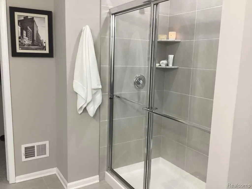 16281 Conifer Lane Clinton Charter Township MI 48038