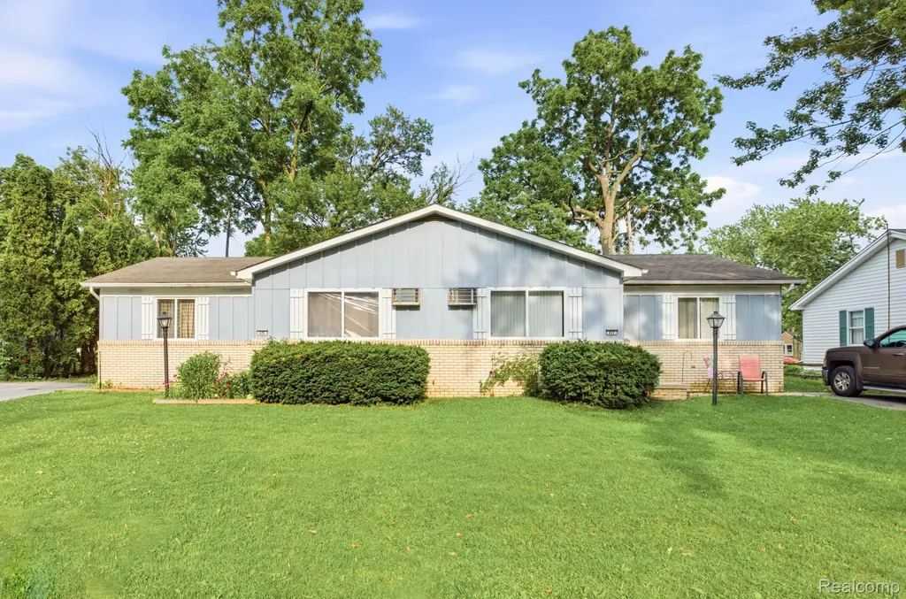 625 S 11th Street St. Clair City MI 48079