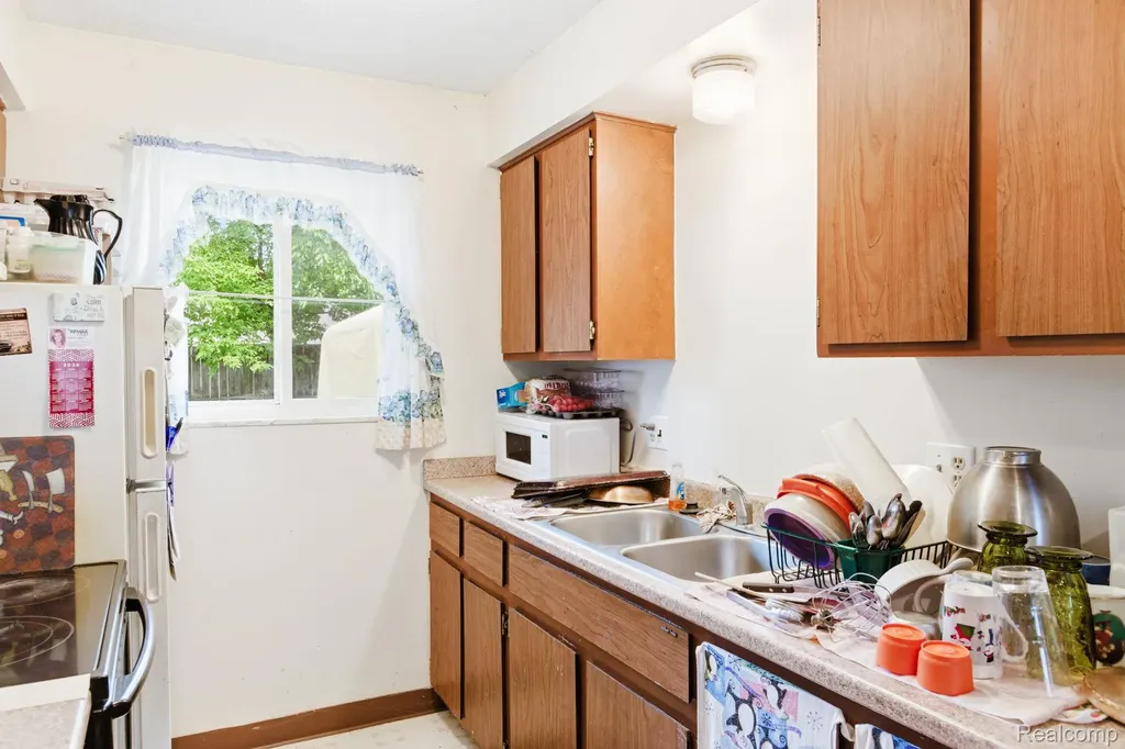 625 S 11th Street St. Clair City MI 48079