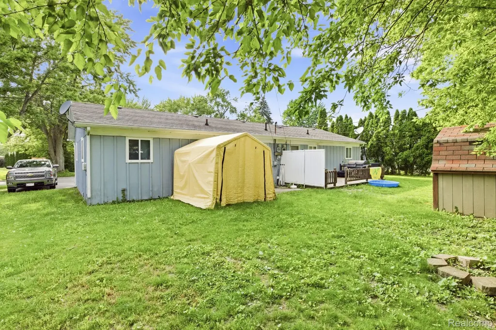 625 S 11th Street St. Clair City MI 48079