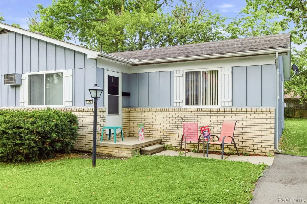 625 S 11th Street St. Clair City MI 48079