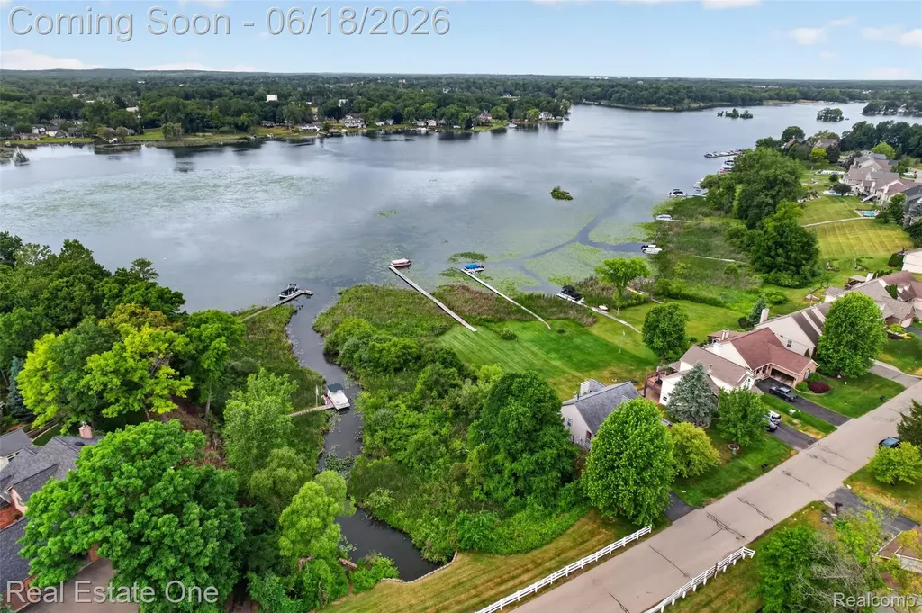 475 Court Lane Oceola Township MI 48843