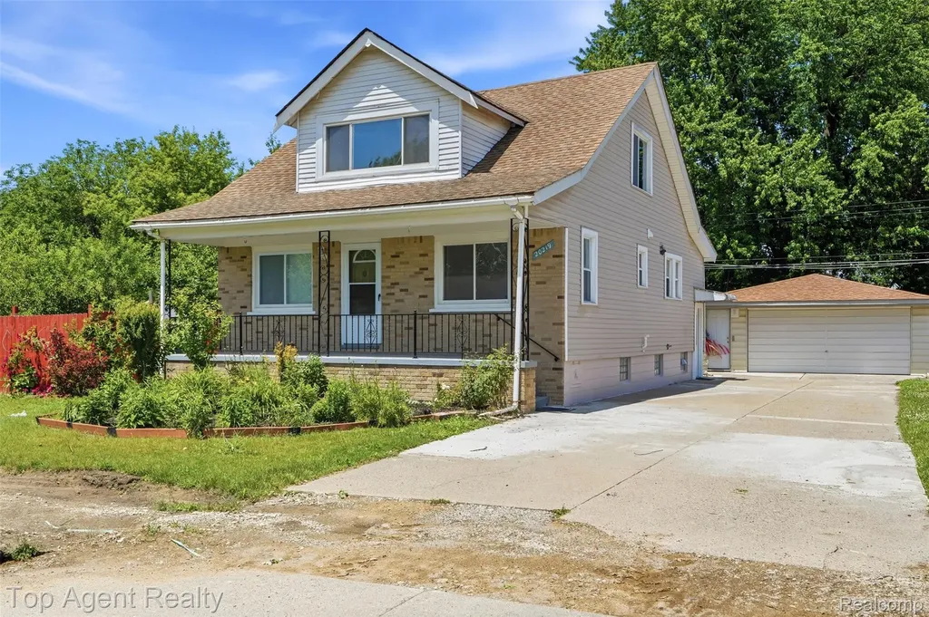 20219 Nicke Street Clinton Charter Township MI 48035