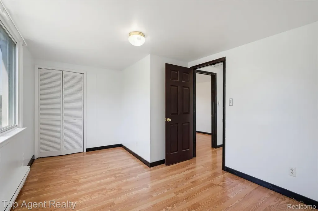20219 Nicke Street Clinton Charter Township MI 48035