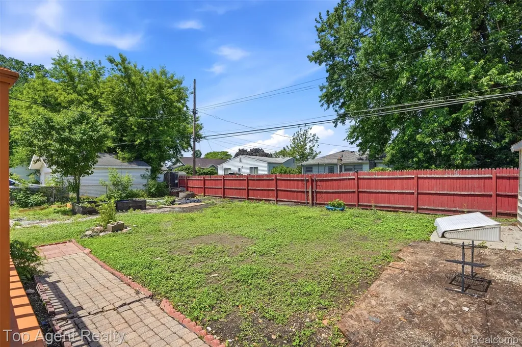 20219 Nicke Street Clinton Charter Township MI 48035