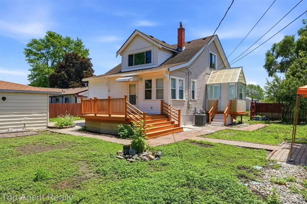 20219 Nicke Street Clinton Charter Township MI 48035