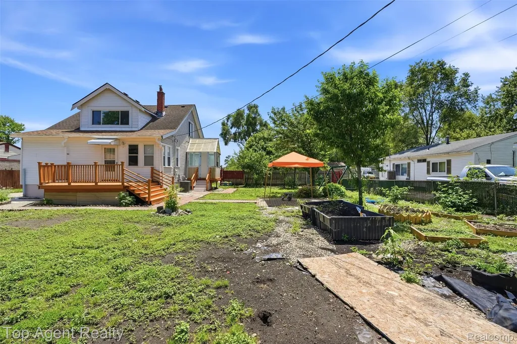 20219 Nicke Street Clinton Charter Township MI 48035