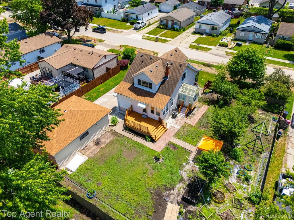 20219 Nicke Street Clinton Charter Township MI 48035