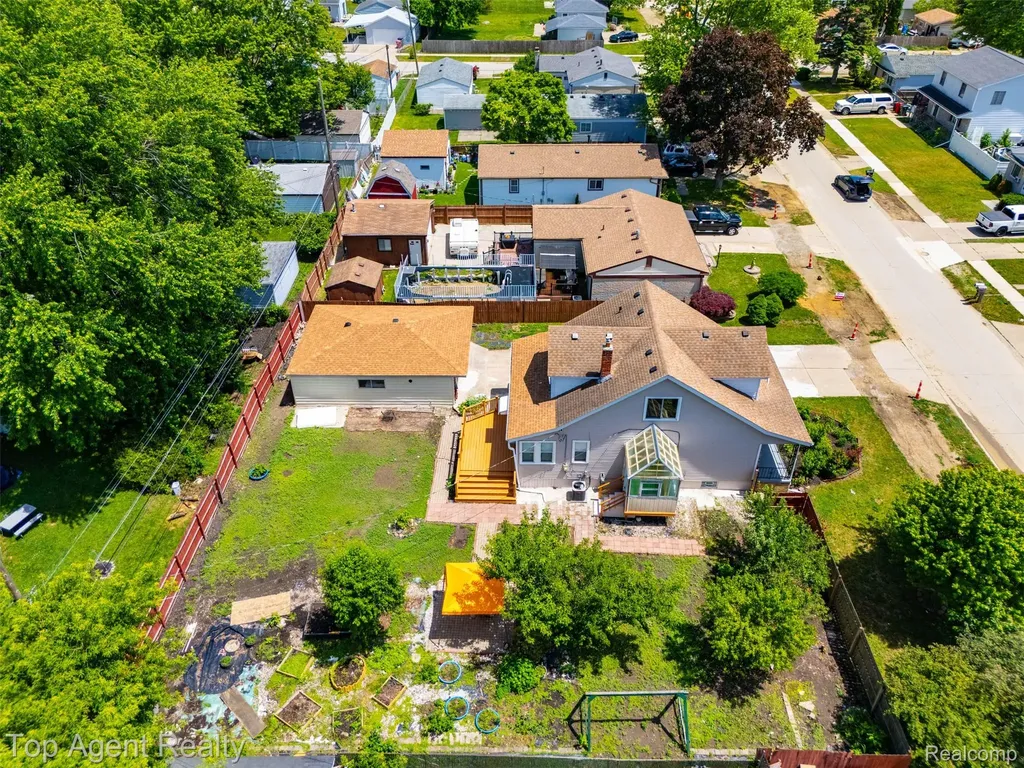 20219 Nicke Street Clinton Charter Township MI 48035