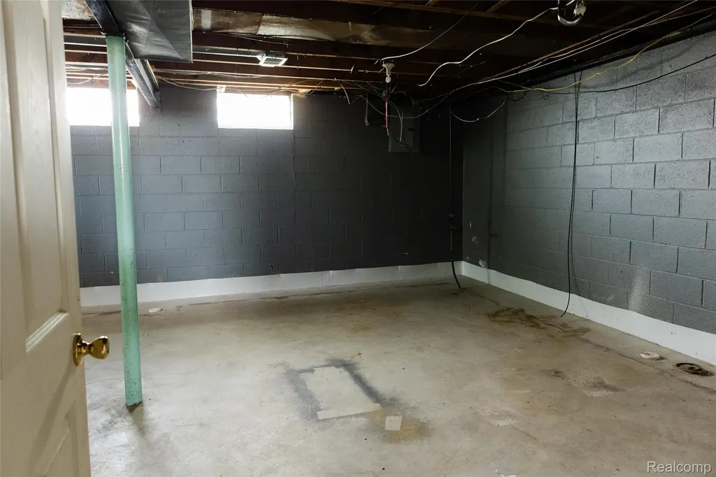 32501 Robeson Street St. Clair Shores City MI 48082