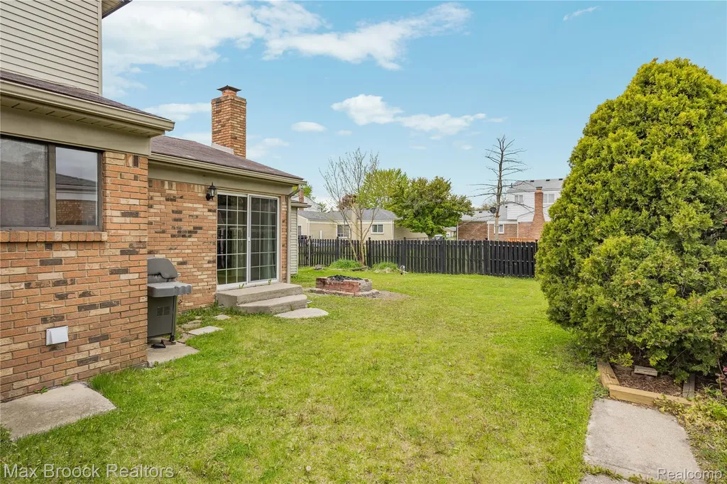 38327 Sleigh Drive Sterling Heights City MI 48310