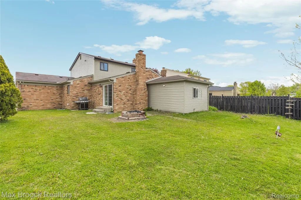 38327 Sleigh Drive Sterling Heights City MI 48310