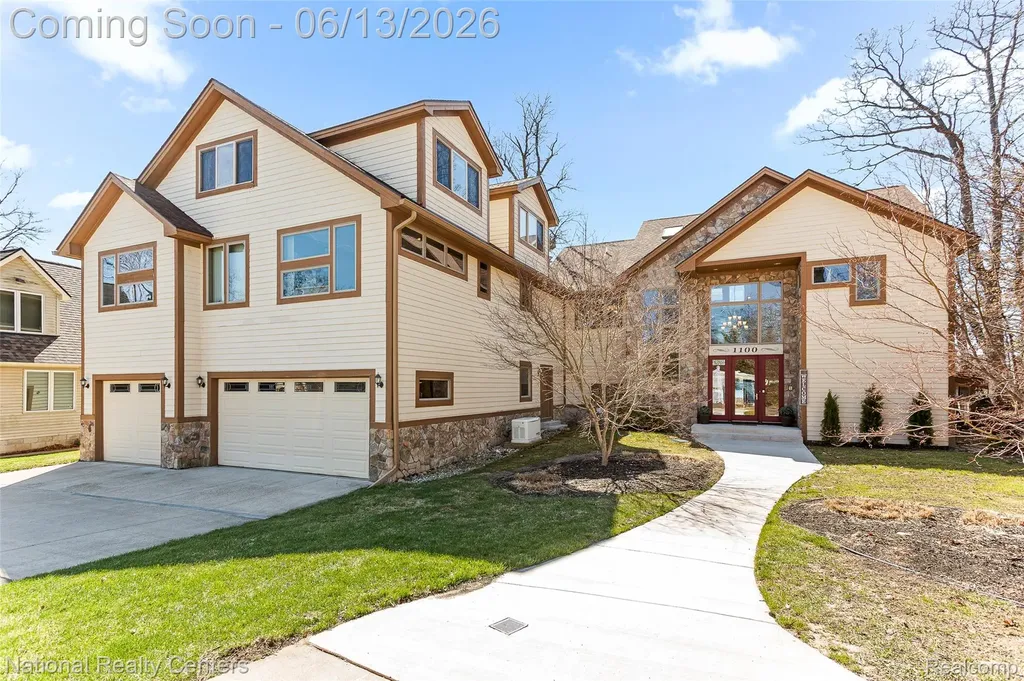 1100 Clearwater Boulevard White Lake Charter Township MI 48386