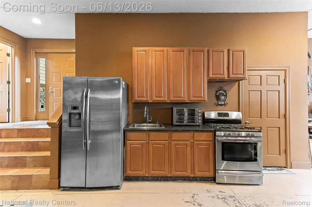 1100 Clearwater Boulevard White Lake Charter Township MI 48386